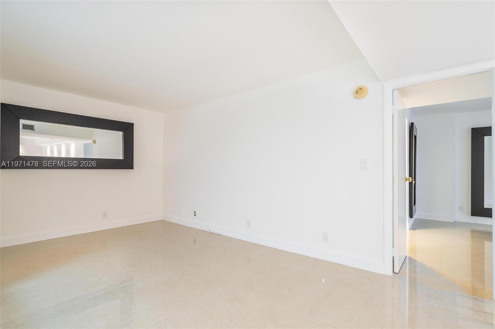 Photo of 20347 Country Club Dr (20347), Aventura, Florida, 33180 -