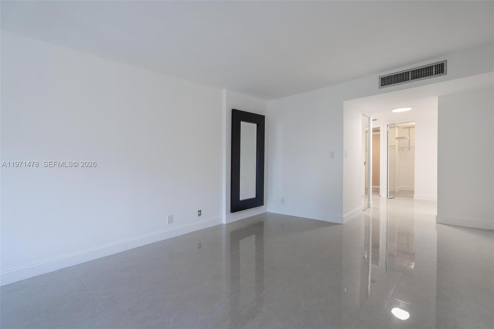 Photo of 20347 Country Club Dr (20347), Aventura, Florida, 33180 -