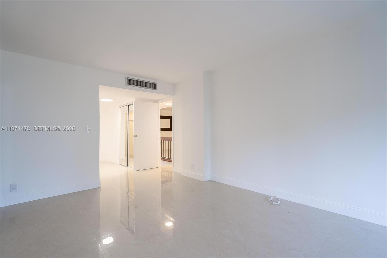 Photo of 20347 Country Club Dr (20347), Aventura, Florida, 33180 -