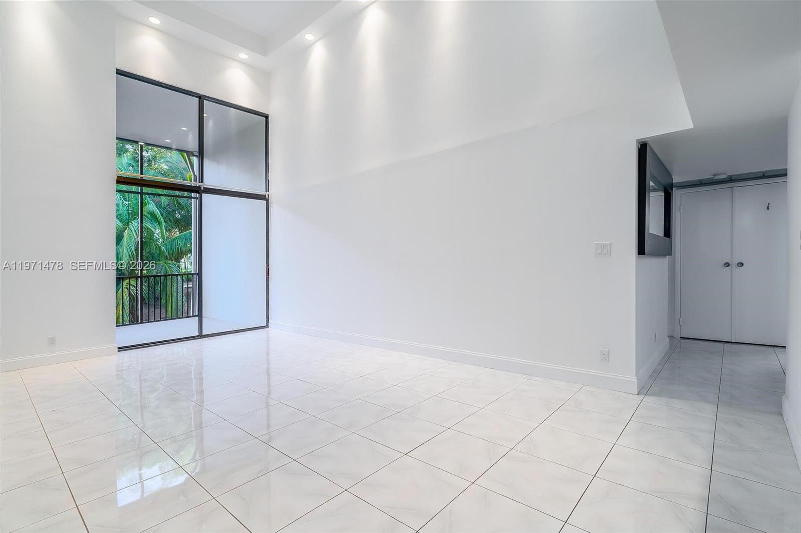 Photo of 20347 Country Club Dr (20347), Aventura, Florida, 33180 -