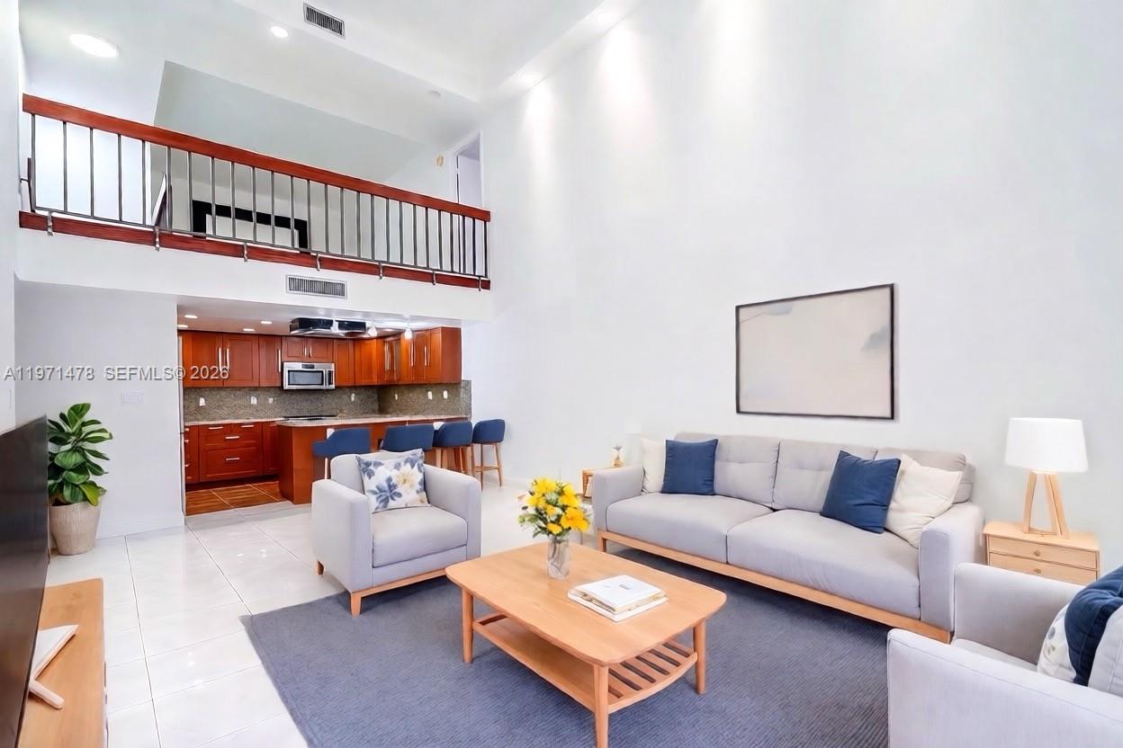 Photo of 20347 Country Club Dr (20347), Aventura, Florida, 33180 -