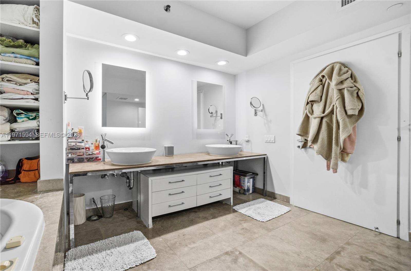 Photo of 450 Alton Rd #2710, Miami Beach, Florida, 33139 -