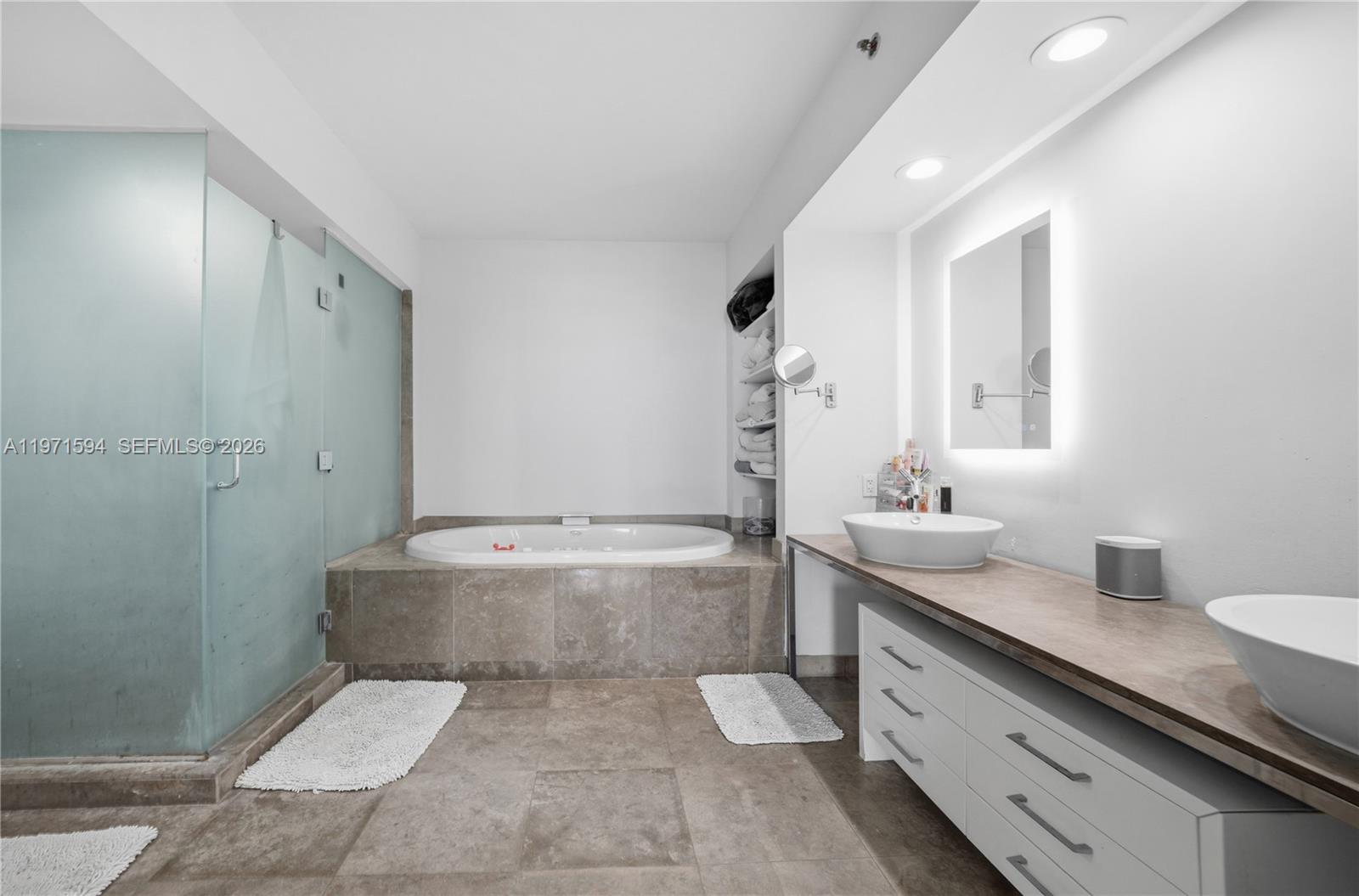 Photo of 450 Alton Rd #2710, Miami Beach, Florida, 33139 -