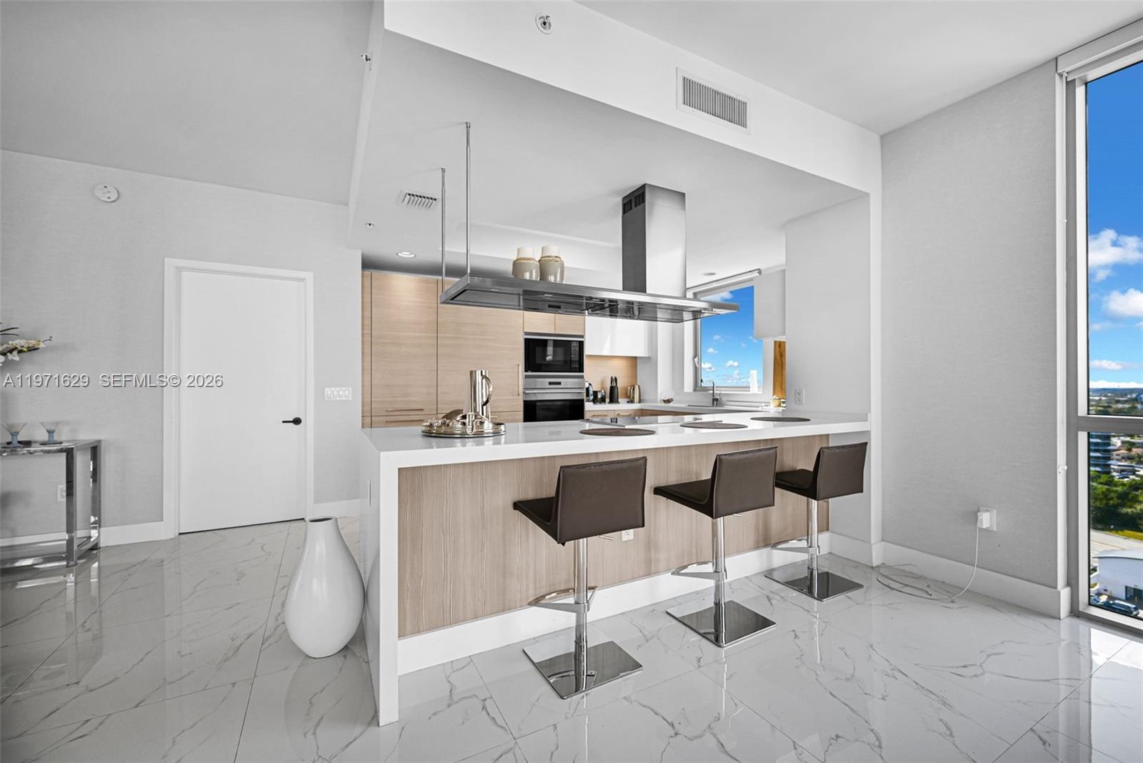 Photo of 17111 Biscayne Blvd #1701, North Miami Beach, Florida, 33160 -