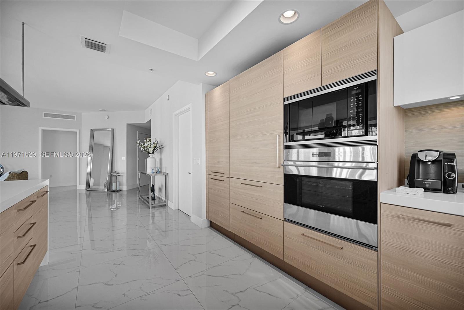 Photo of 17111 Biscayne Blvd #1701, North Miami Beach, Florida, 33160 -