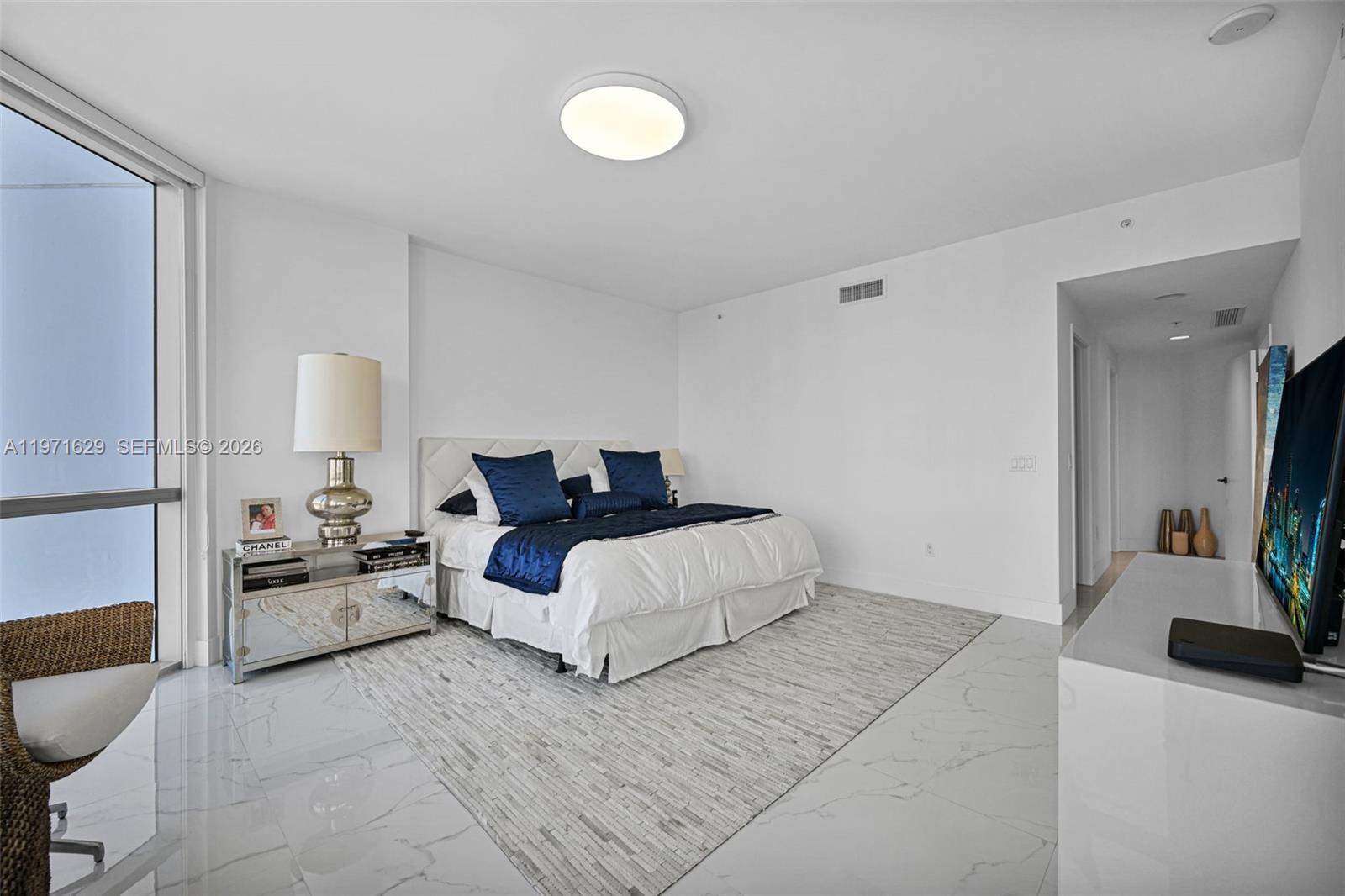 Photo of 17111 Biscayne Blvd #1701, North Miami Beach, Florida, 33160 -