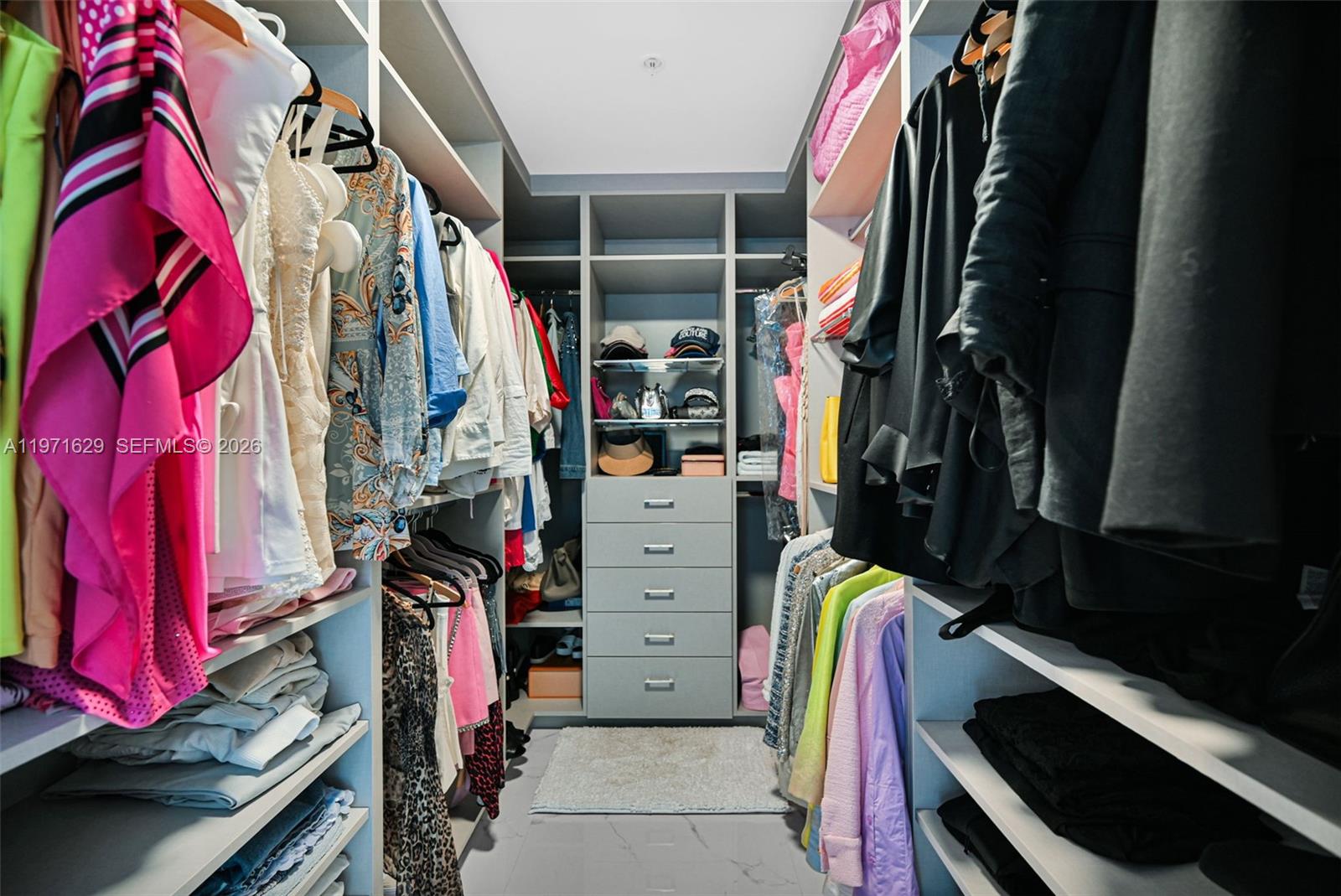 Photo of 17111 Biscayne Blvd #1701, North Miami Beach, Florida, 33160 -