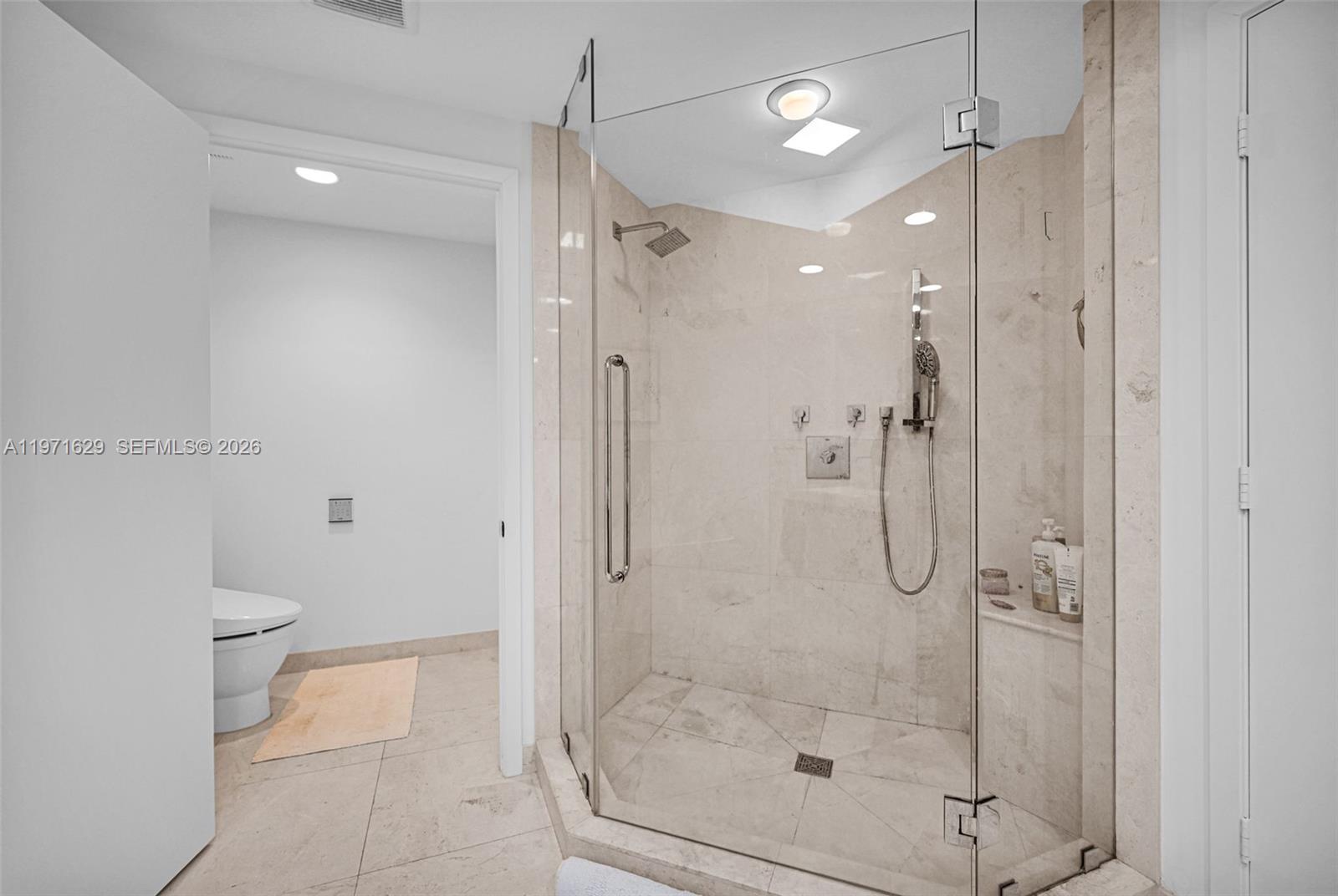 Photo of 17111 Biscayne Blvd #1701, North Miami Beach, Florida, 33160 -