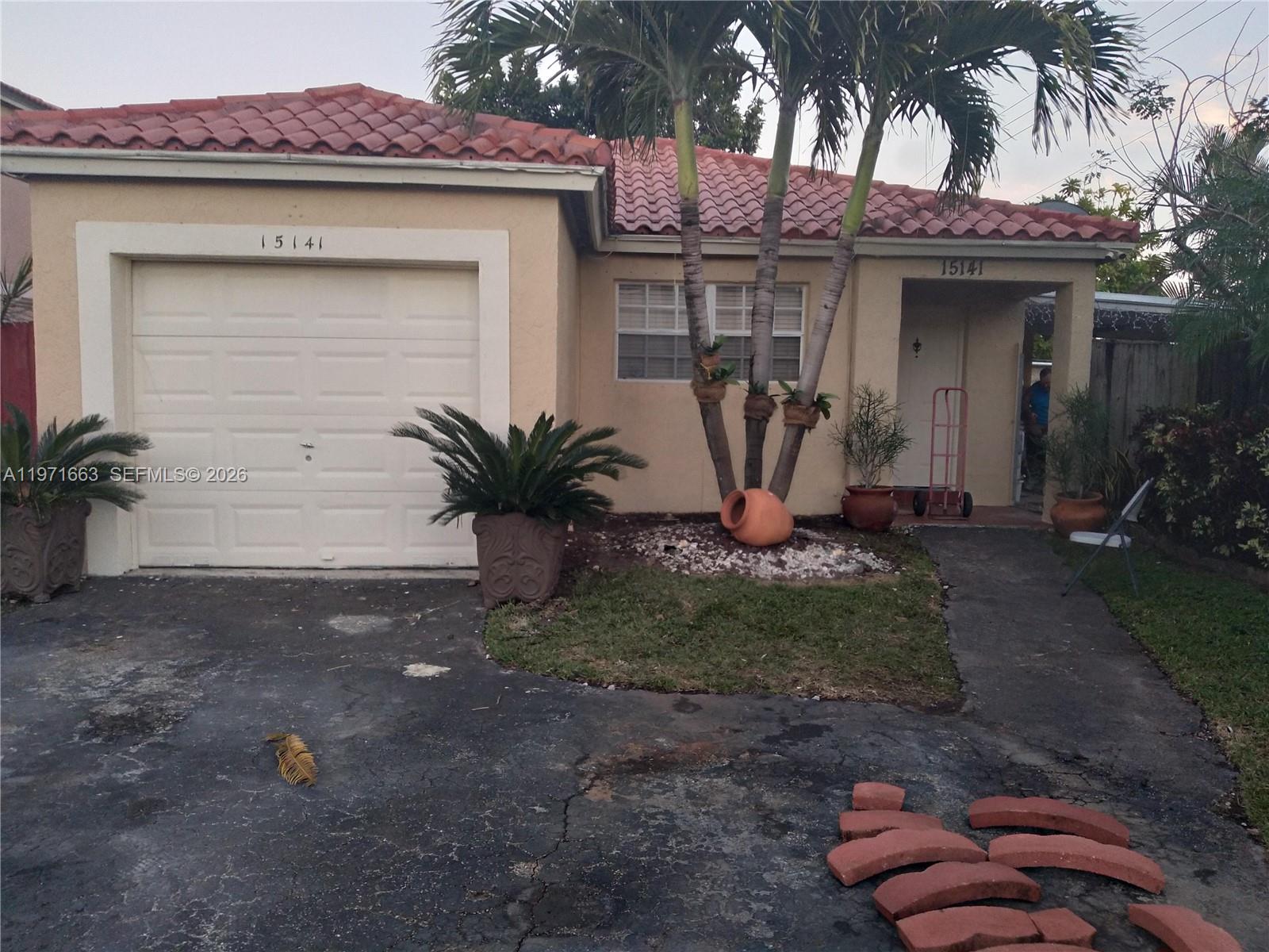 15141 3 / 2  sq. ft. $ 2026-10-09 0 foto
