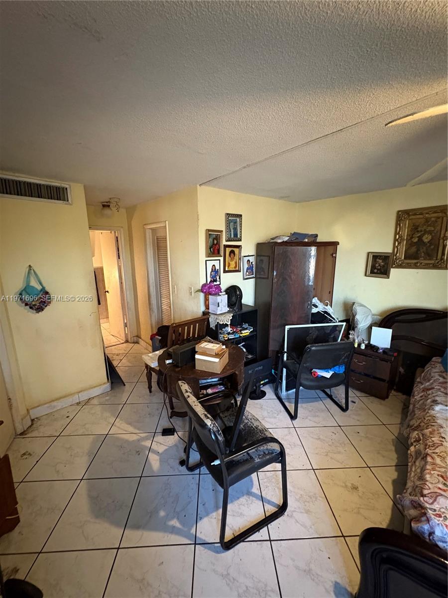 Ver detalles D204 2 / 2 1789 sq. ft. $ 2026-02-24 0 foto