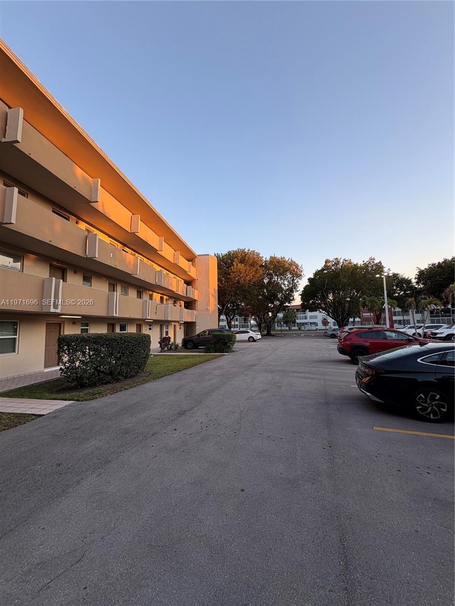 Ver detalles D204 2 / 2 1789 sq. ft. $ 2026-02-24 0 foto