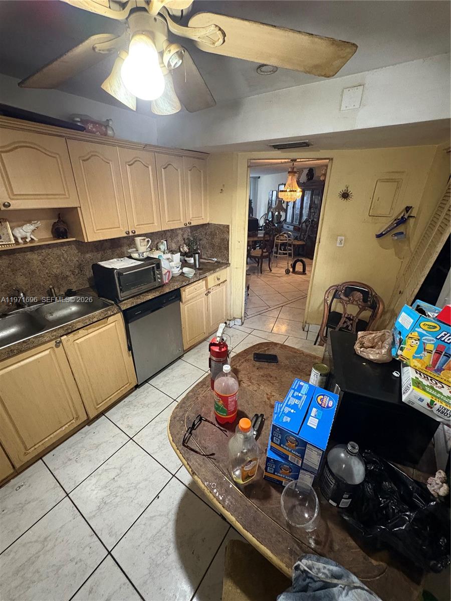Ver detalles D204 2 / 2 1789 sq. ft. $ 2026-02-24 0 foto