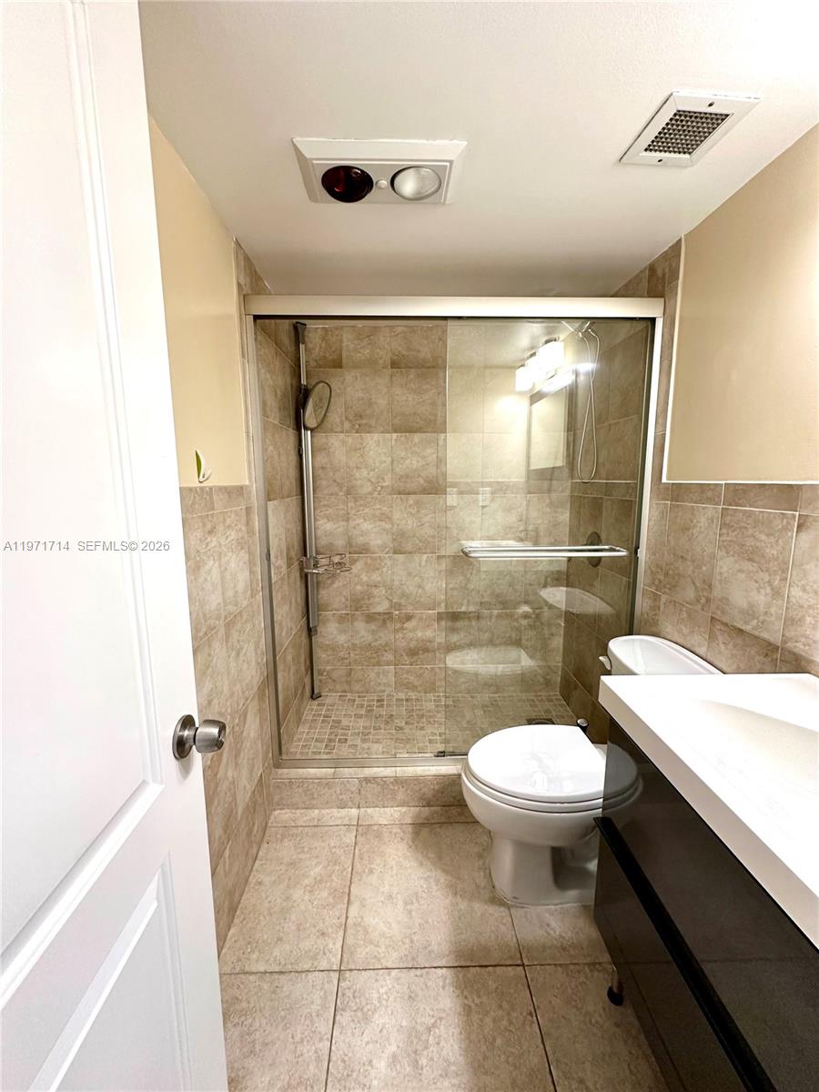 18A 1 / 2 870 sq. ft. $ 2026-02-25 0 Photo