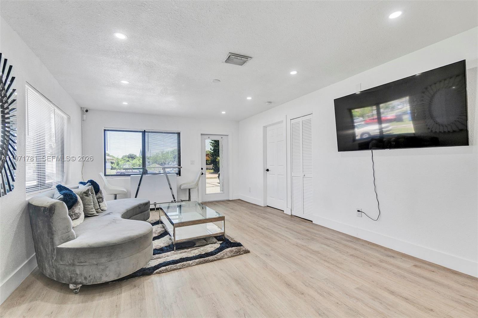 4029 3 / 2  sq. ft. $ 2026-02-25 0 Photo