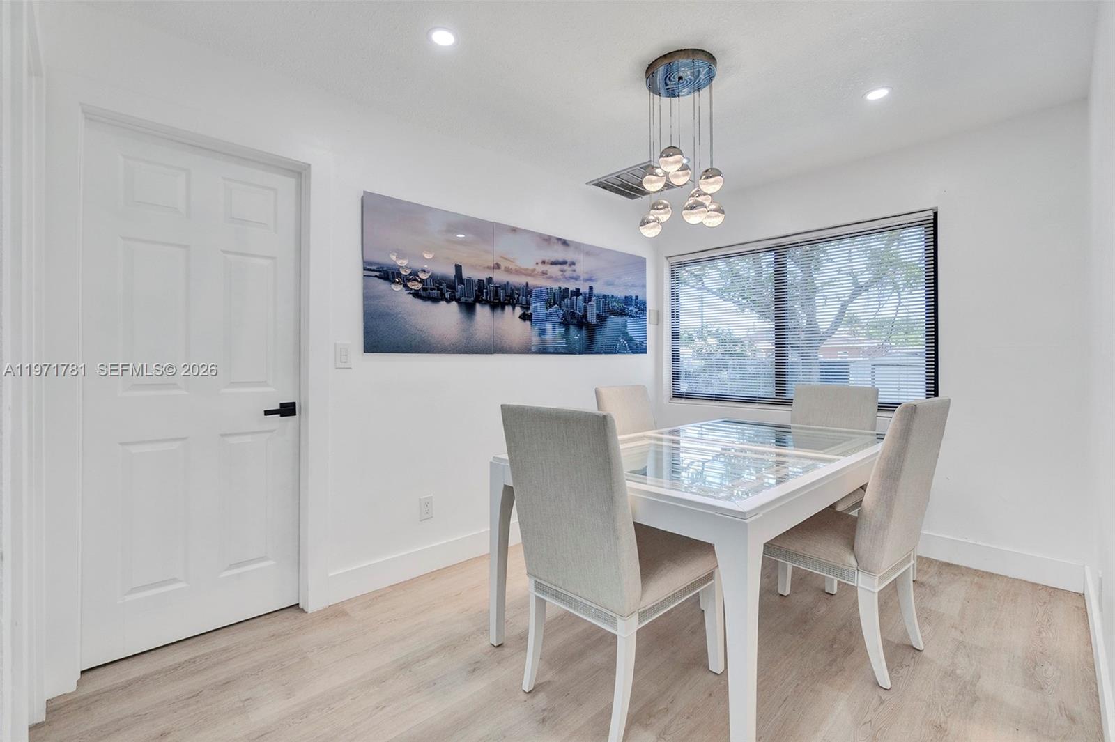 4029 3 / 2  sq. ft. $ 2026-02-25 0 Photo