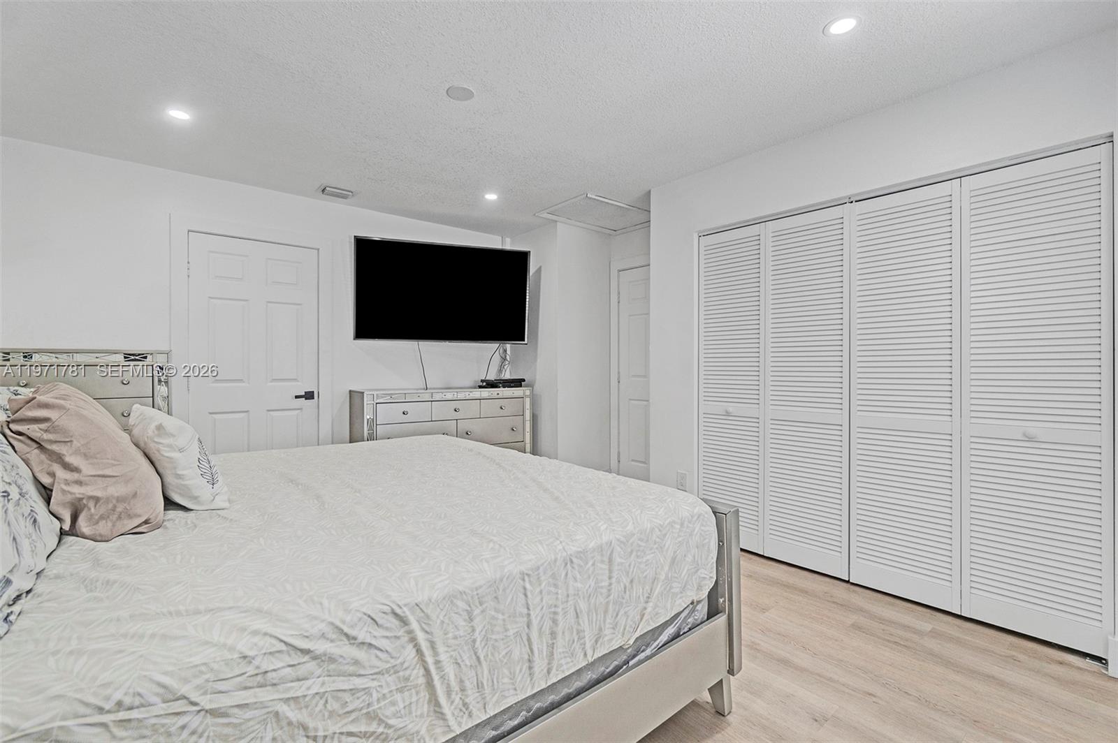 4029 3 / 2  sq. ft. $ 2026-02-25 0 Photo