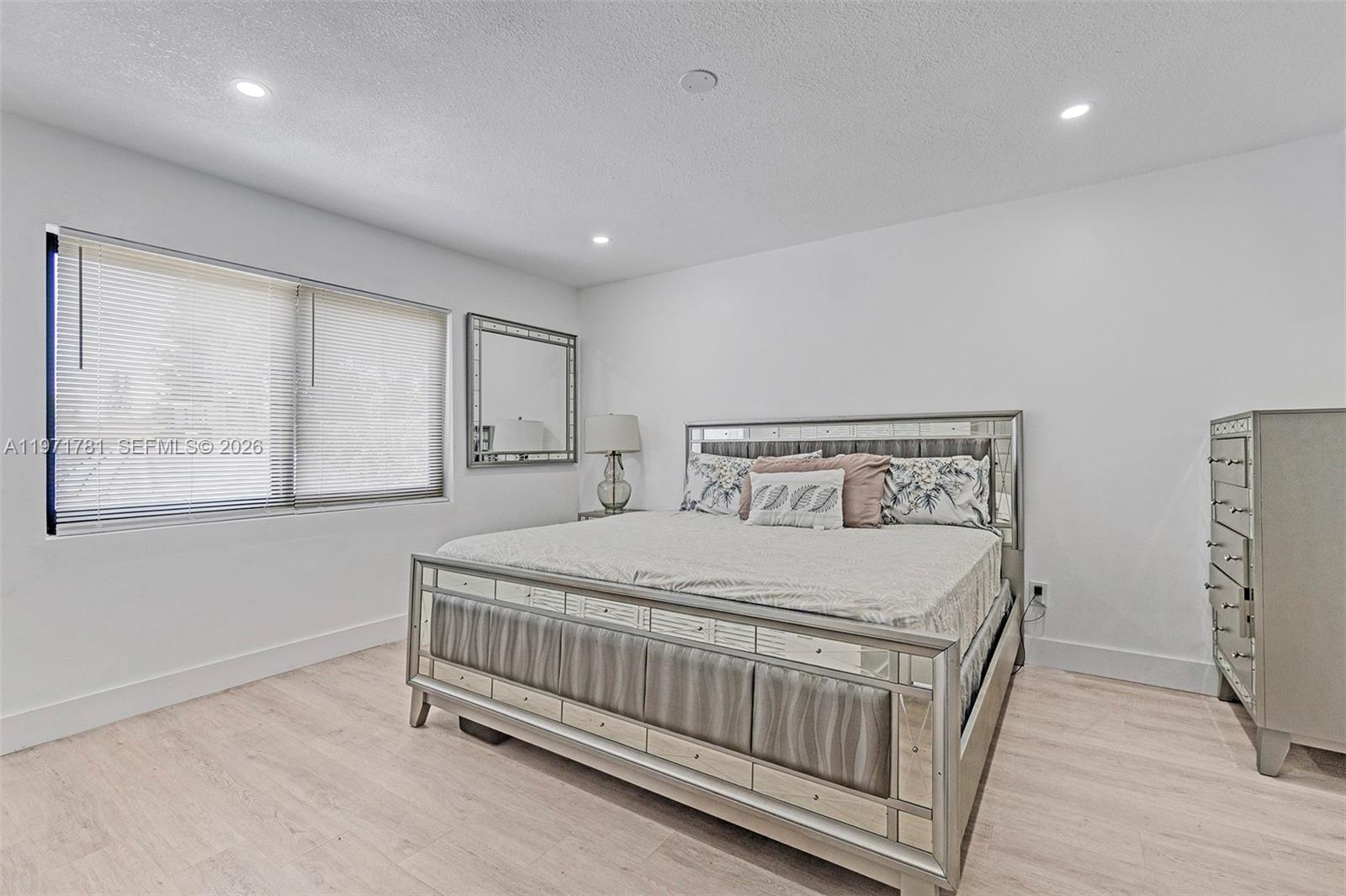 4029 3 / 2  sq. ft. $ 2026-02-25 0 Photo