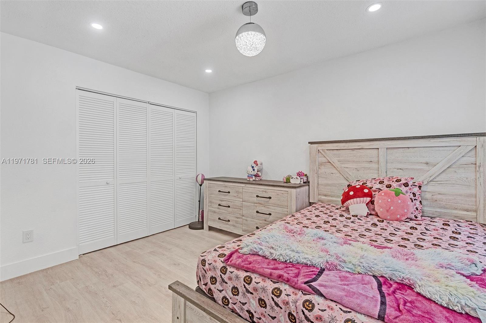 4029 3 / 2  sq. ft. $ 2026-02-25 0 Photo