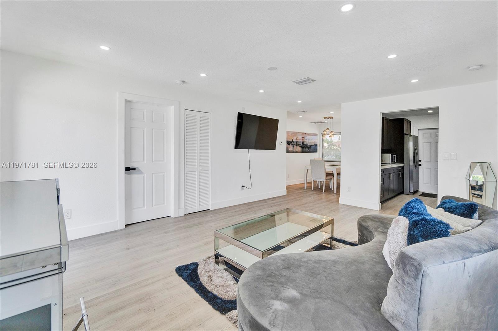 4029 3 / 2  sq. ft. $ 2026-02-25 0 Photo