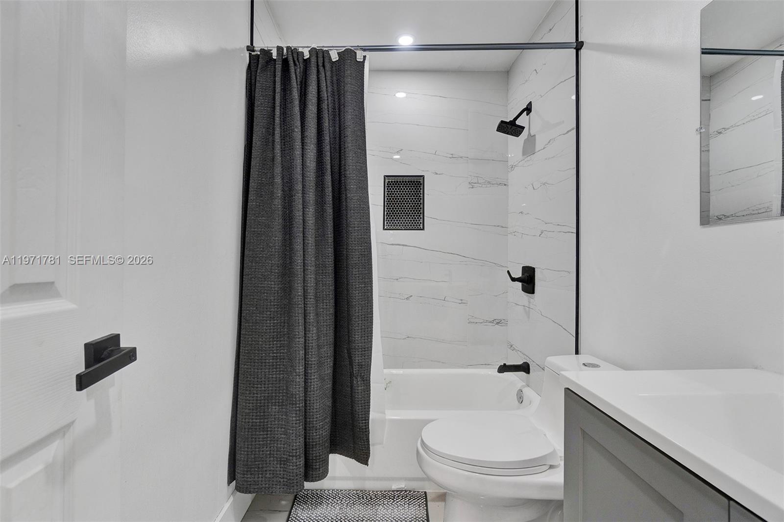 4029 3 / 2  sq. ft. $ 2026-02-25 0 Photo