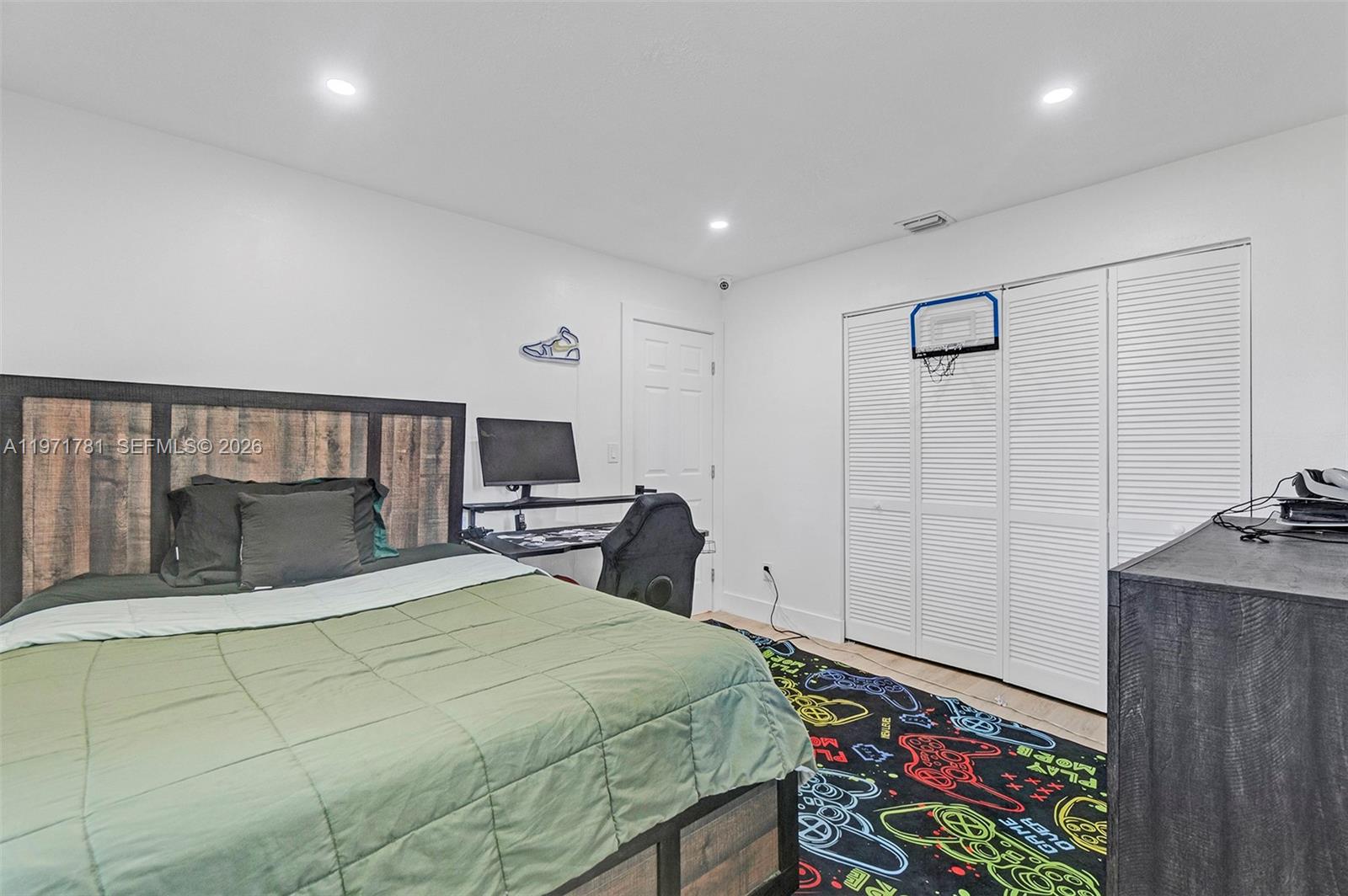 4029 3 / 2  sq. ft. $ 2026-02-25 0 Photo