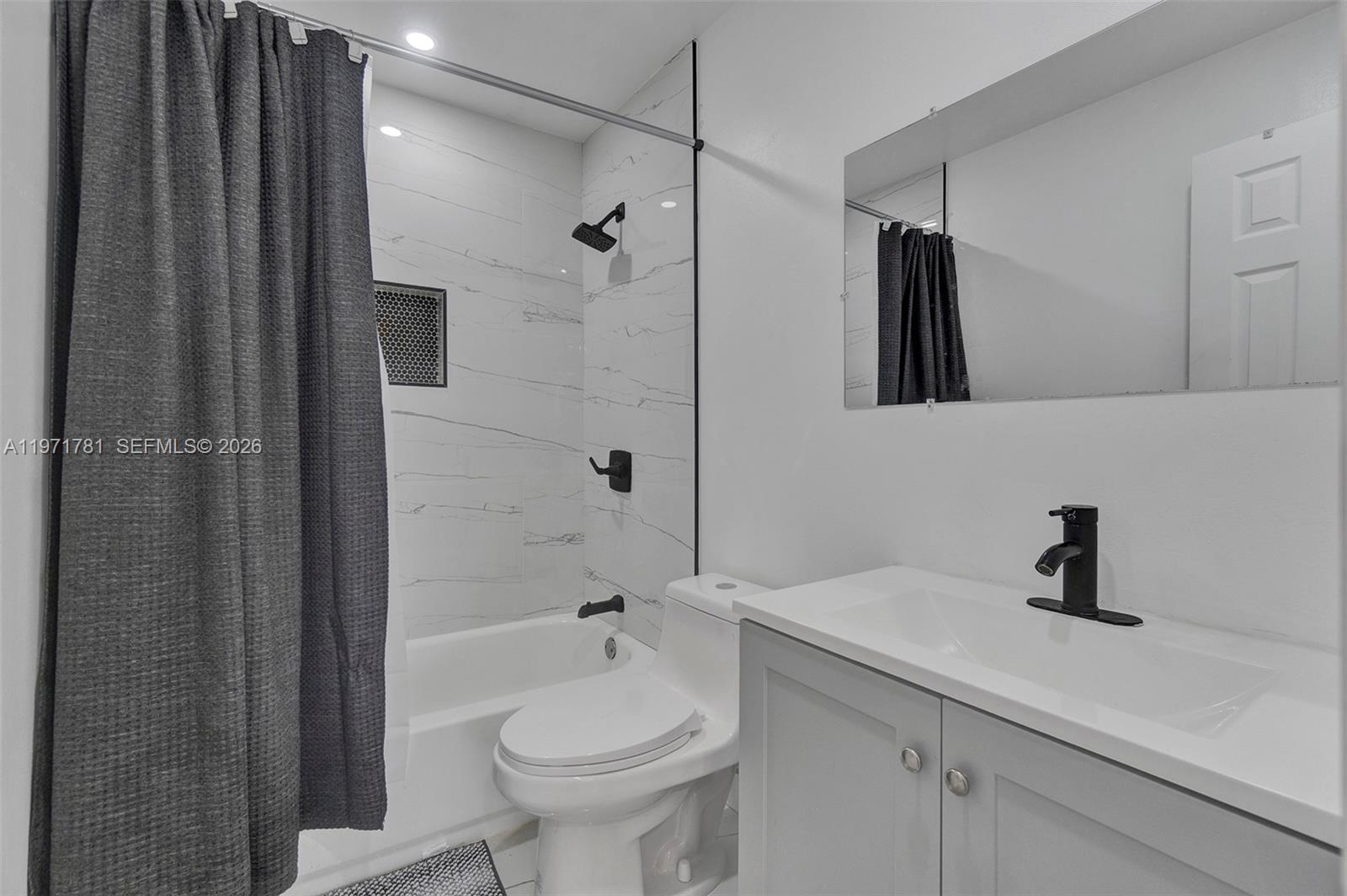 4029 3 / 2  sq. ft. $ 2026-02-25 0 Photo