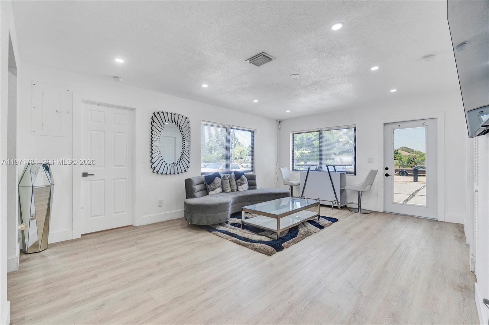 4029 3 / 2  sq. ft. $ 2026-02-25 0 Photo