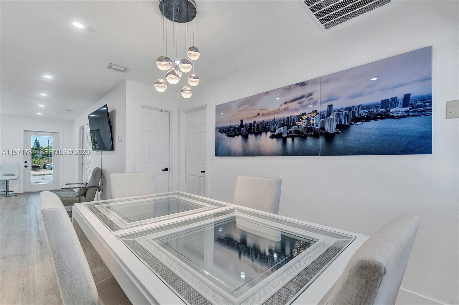 4029 3 / 2  sq. ft. $ 2026-02-25 0 Photo