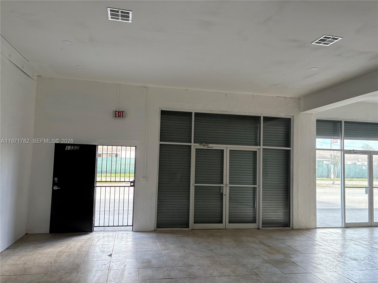   /   sq. ft. $ 2026-02-25 0 foto