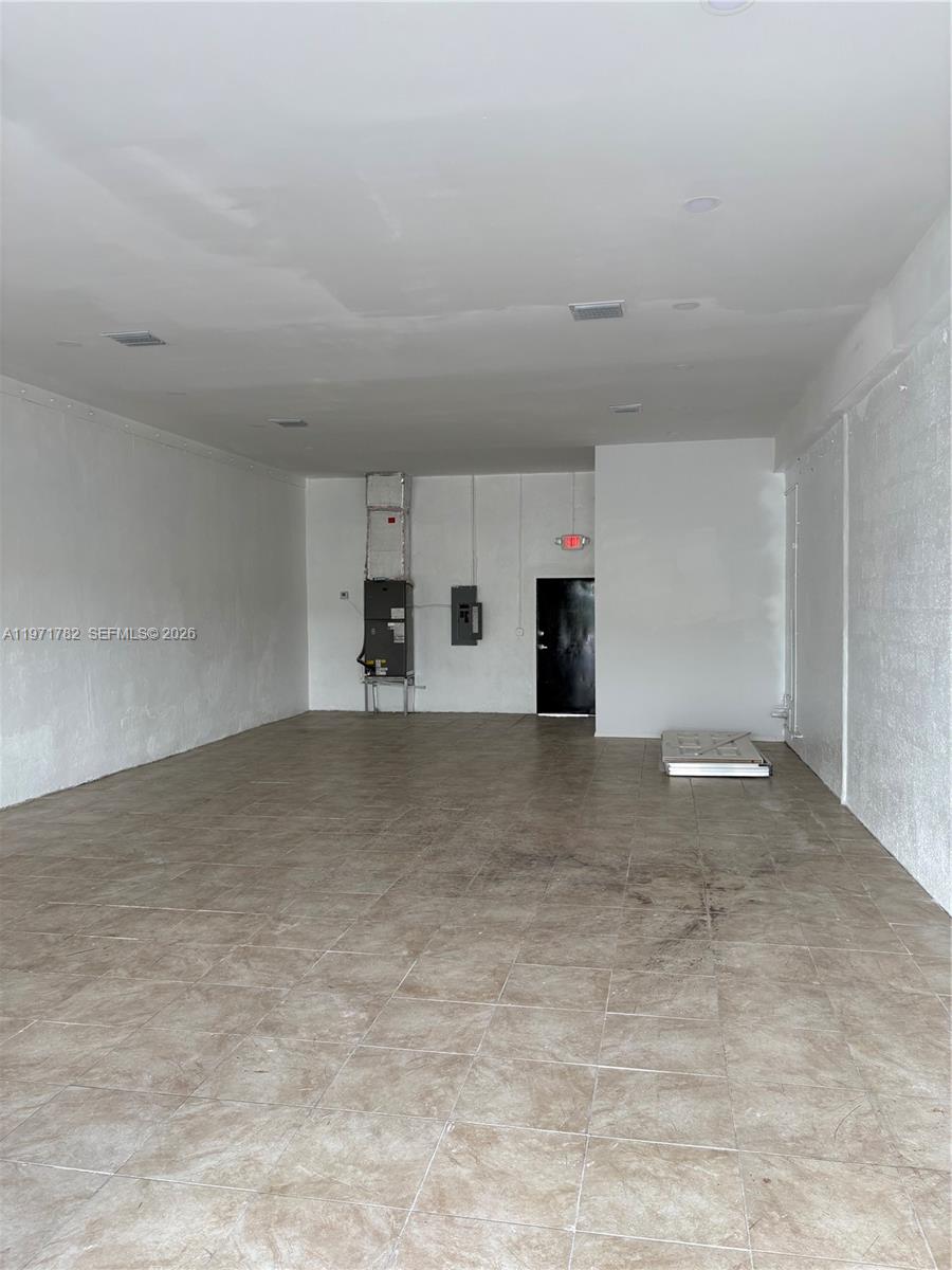   /   sq. ft. $ 2026-02-25 0 foto