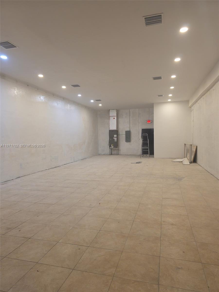   /   sq. ft. $ 2026-02-25 0 foto