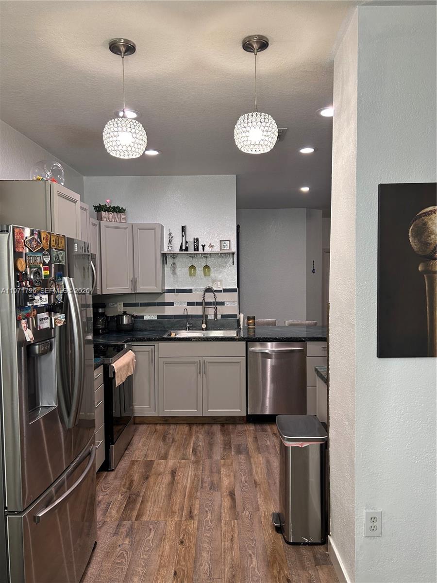 See details 13950 3 / 3 1580 sq. ft. $ 2026-02-25 0 Photo