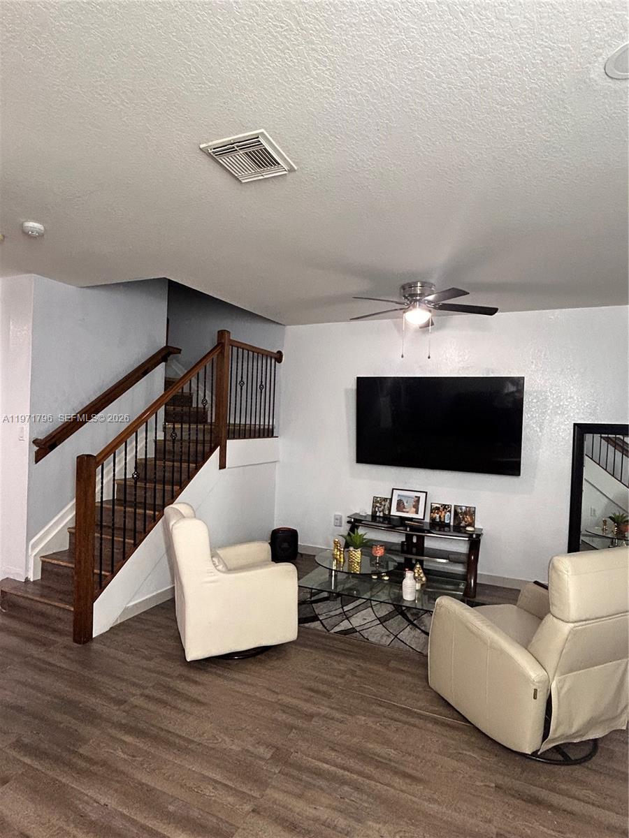 See details 13950 3 / 3 1580 sq. ft. $ 2026-02-25 0 Photo