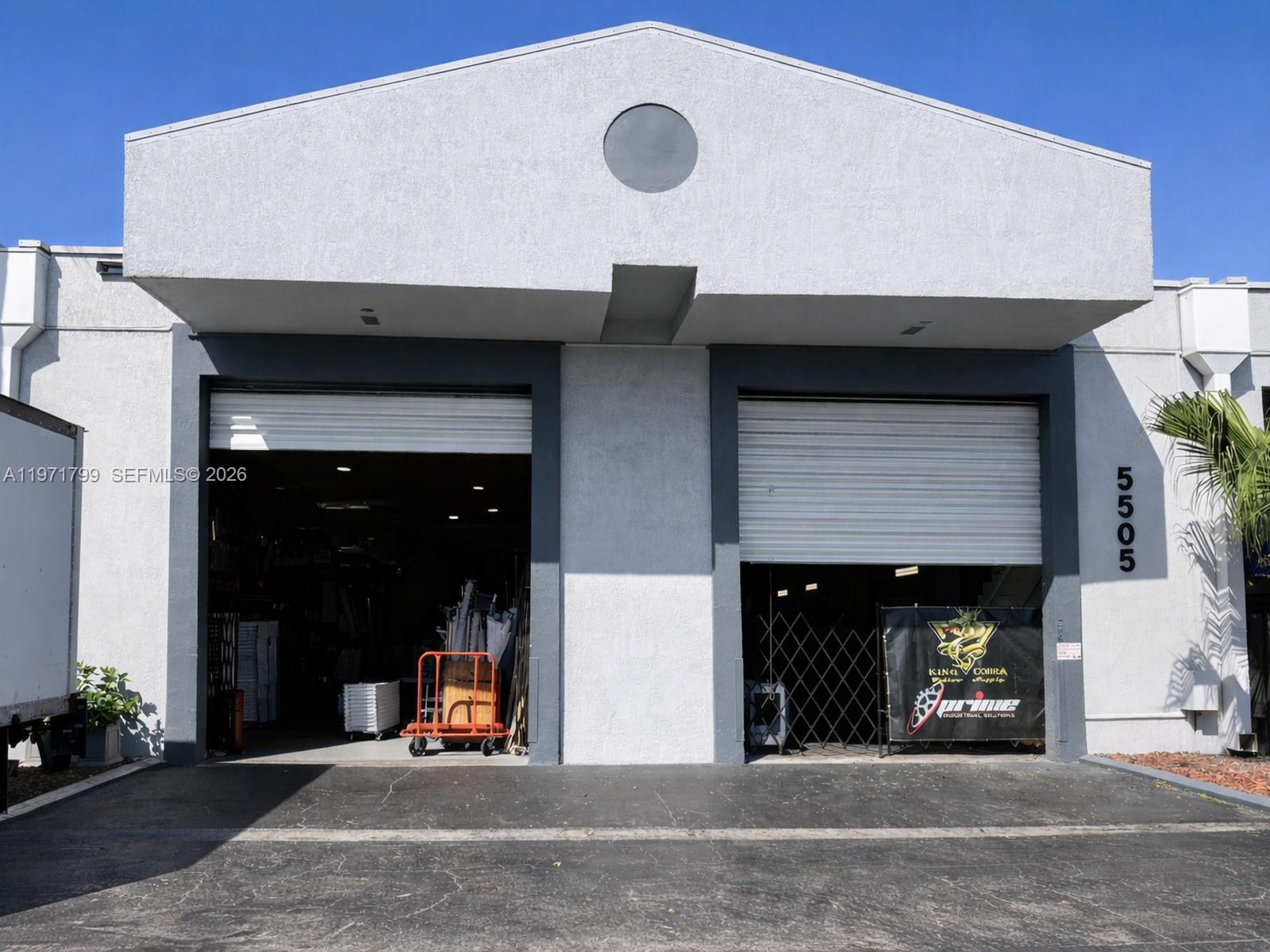 5505  /   кв.футов $ 2026-02-25 0 Фото