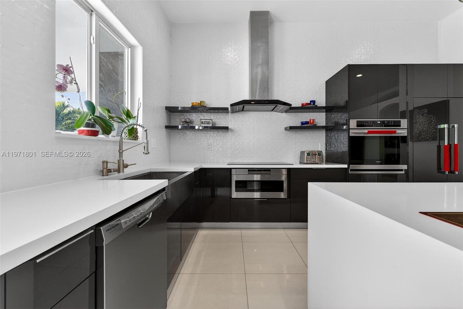 Подробнее 16422 4 / 2 2061 кв.футов $ 2026-02-25 0 Фото