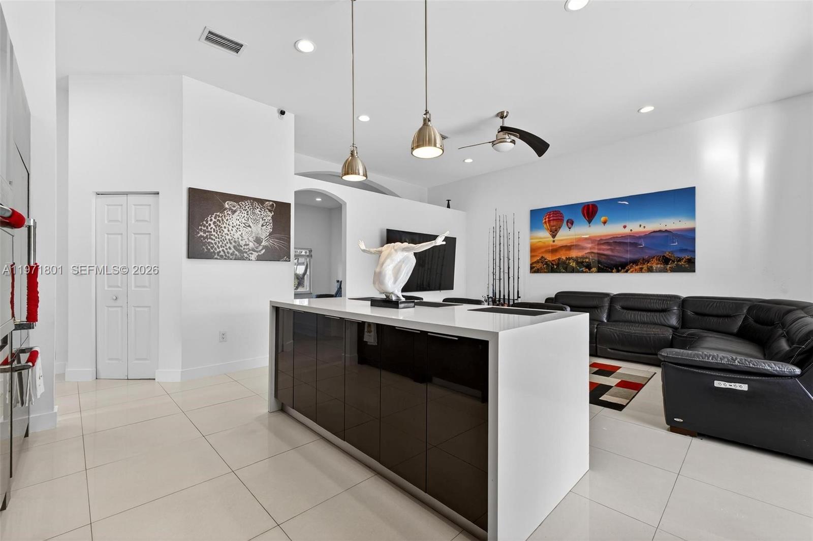 Подробнее 16422 4 / 2 2061 кв.футов $ 2026-02-25 0 Фото