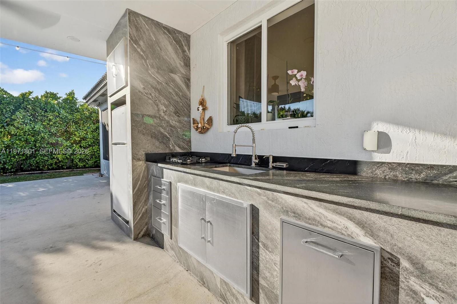 Подробнее 16422 4 / 2 2061 кв.футов $ 2026-02-25 0 Фото