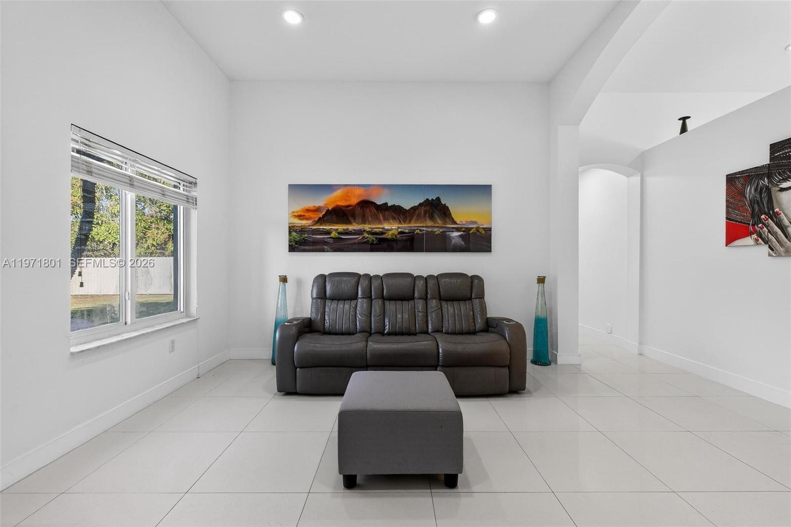 Подробнее 16422 4 / 2 2061 кв.футов $ 2026-02-25 0 Фото