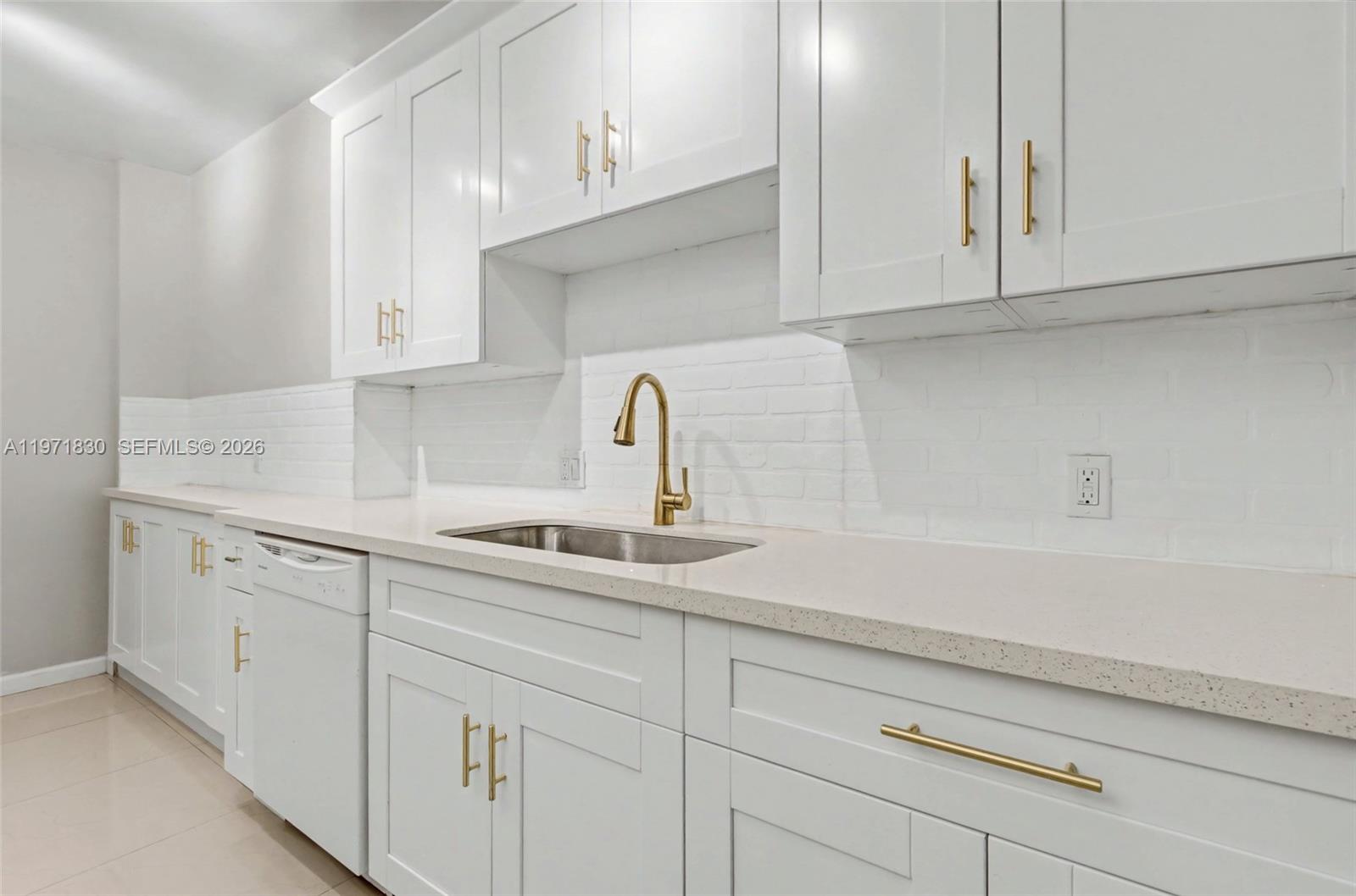 406 1 / 2 844 sq. ft. $ 2026-02-25 0 foto