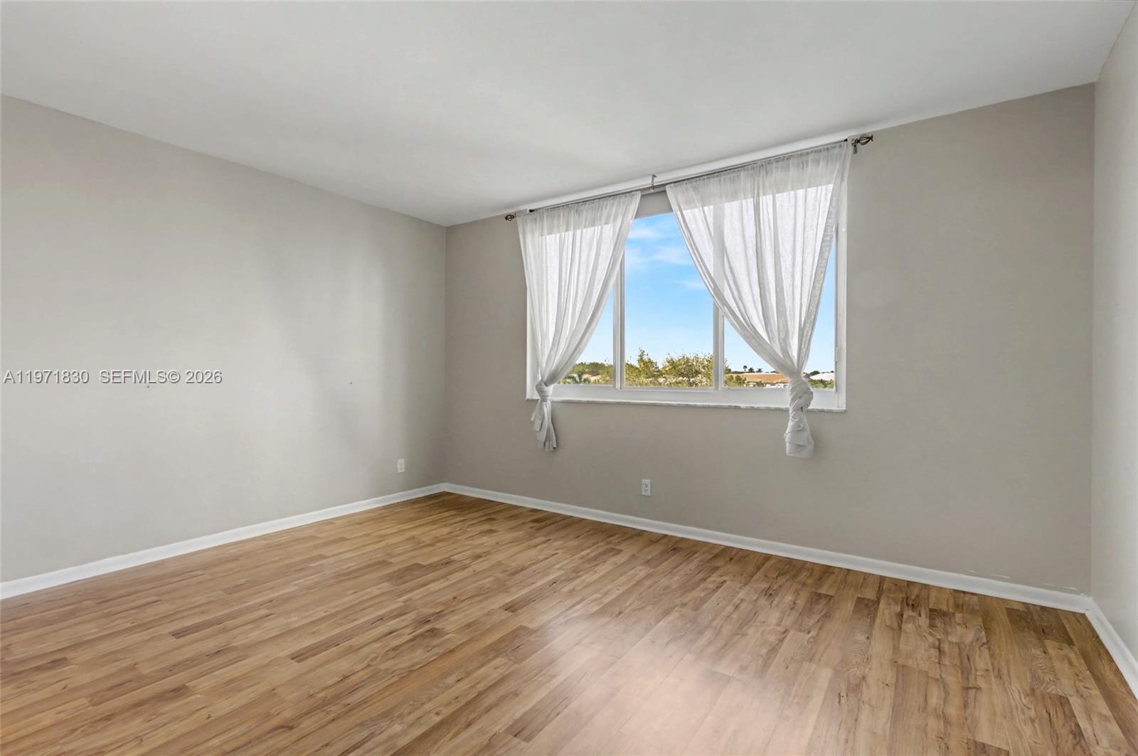 406 1 / 2 844 sq. ft. $ 2026-02-25 0 foto