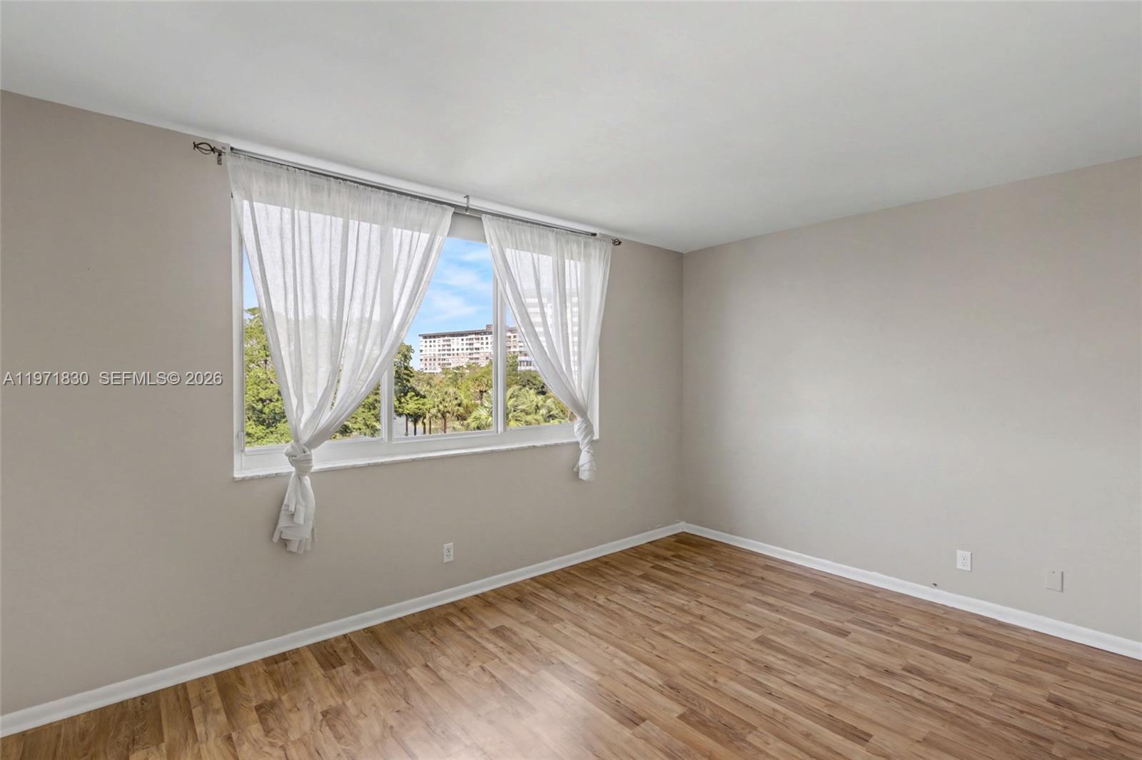 406 1 / 2 844 sq. ft. $ 2026-02-25 0 foto