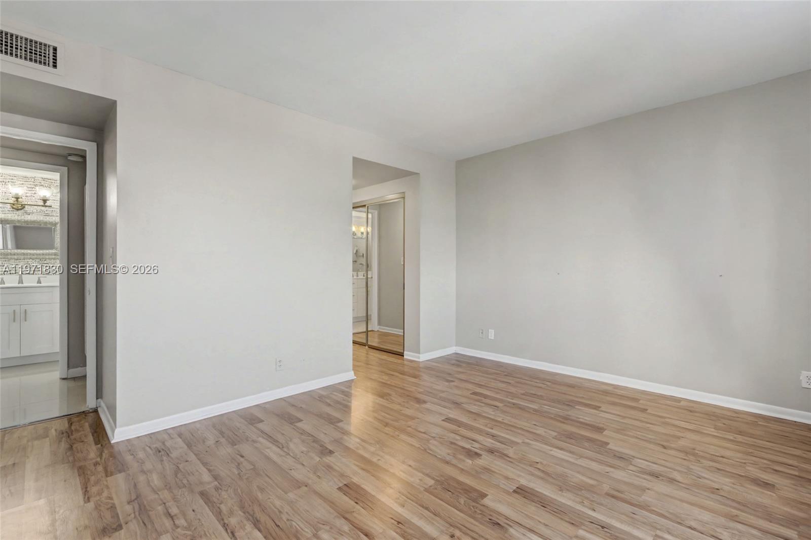 406 1 / 2 844 sq. ft. $ 2026-02-25 0 foto