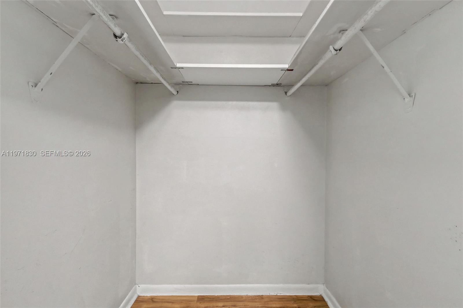 406 1 / 2 844 sq. ft. $ 2026-02-25 0 foto