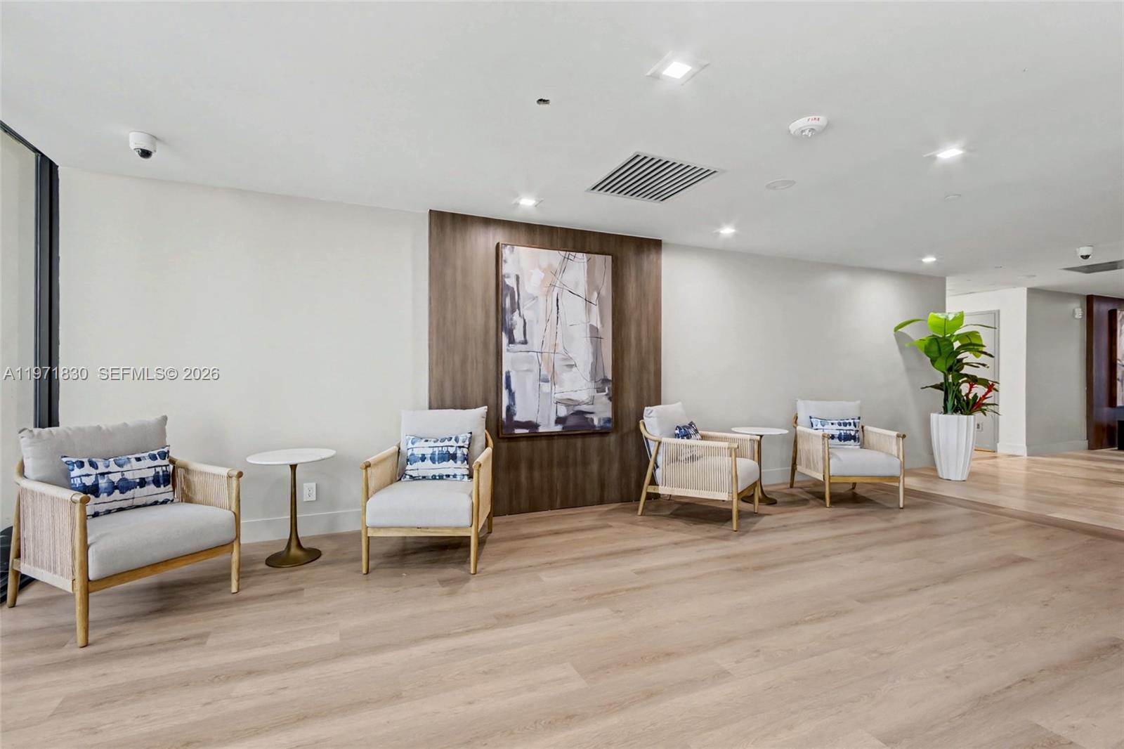 406 1 / 2 844 sq. ft. $ 2026-02-25 0 foto