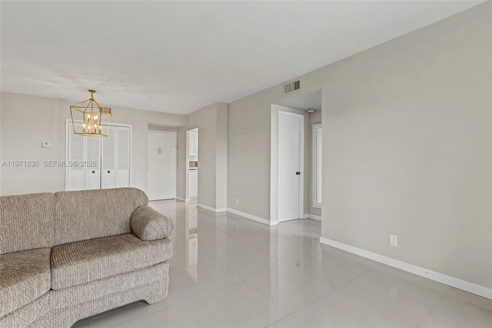 406 1 / 2 844 sq. ft. $ 2026-02-25 0 foto