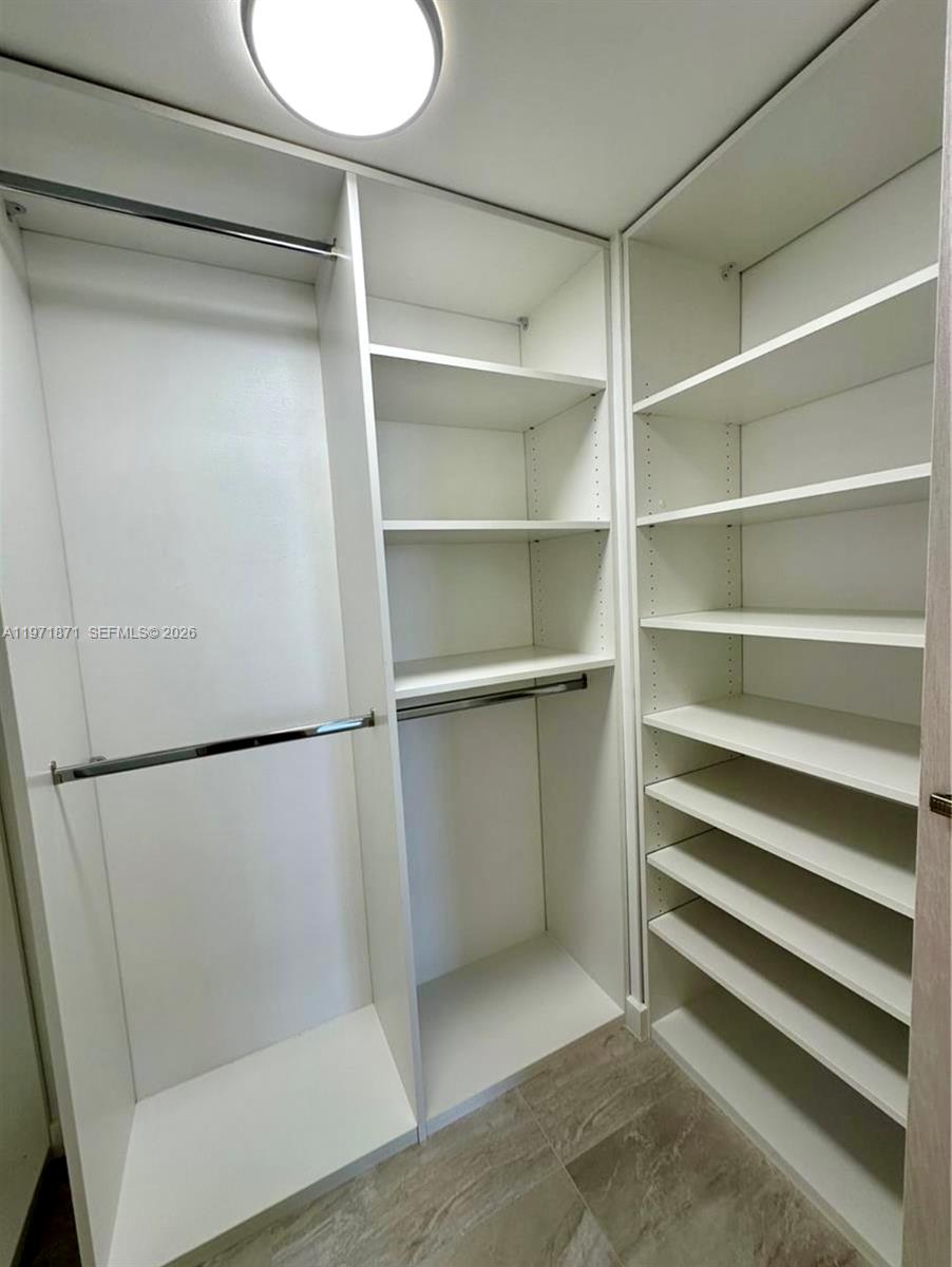 Ver detalles 1505 1 / 2 938 sq. ft. $ 2026-02-25 0 foto