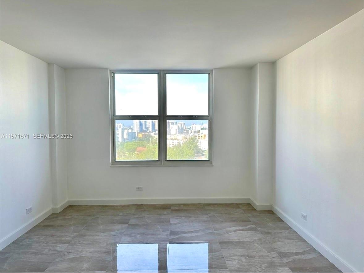 Ver detalles 1505 1 / 2 938 sq. ft. $ 2026-02-25 0 foto