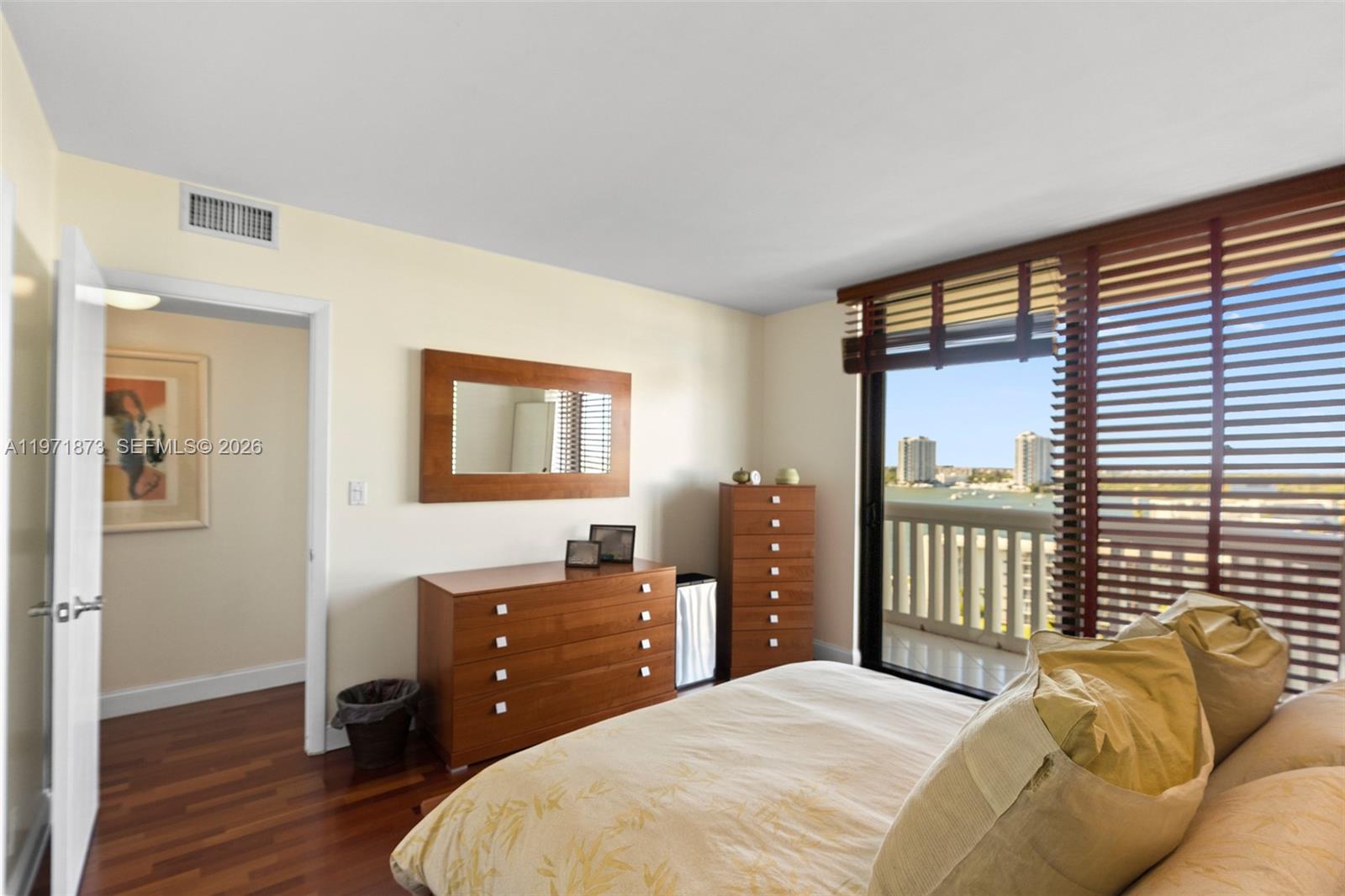 1209 3 / 3 1950 sq. ft. $ 2026-02-25 0 Photo