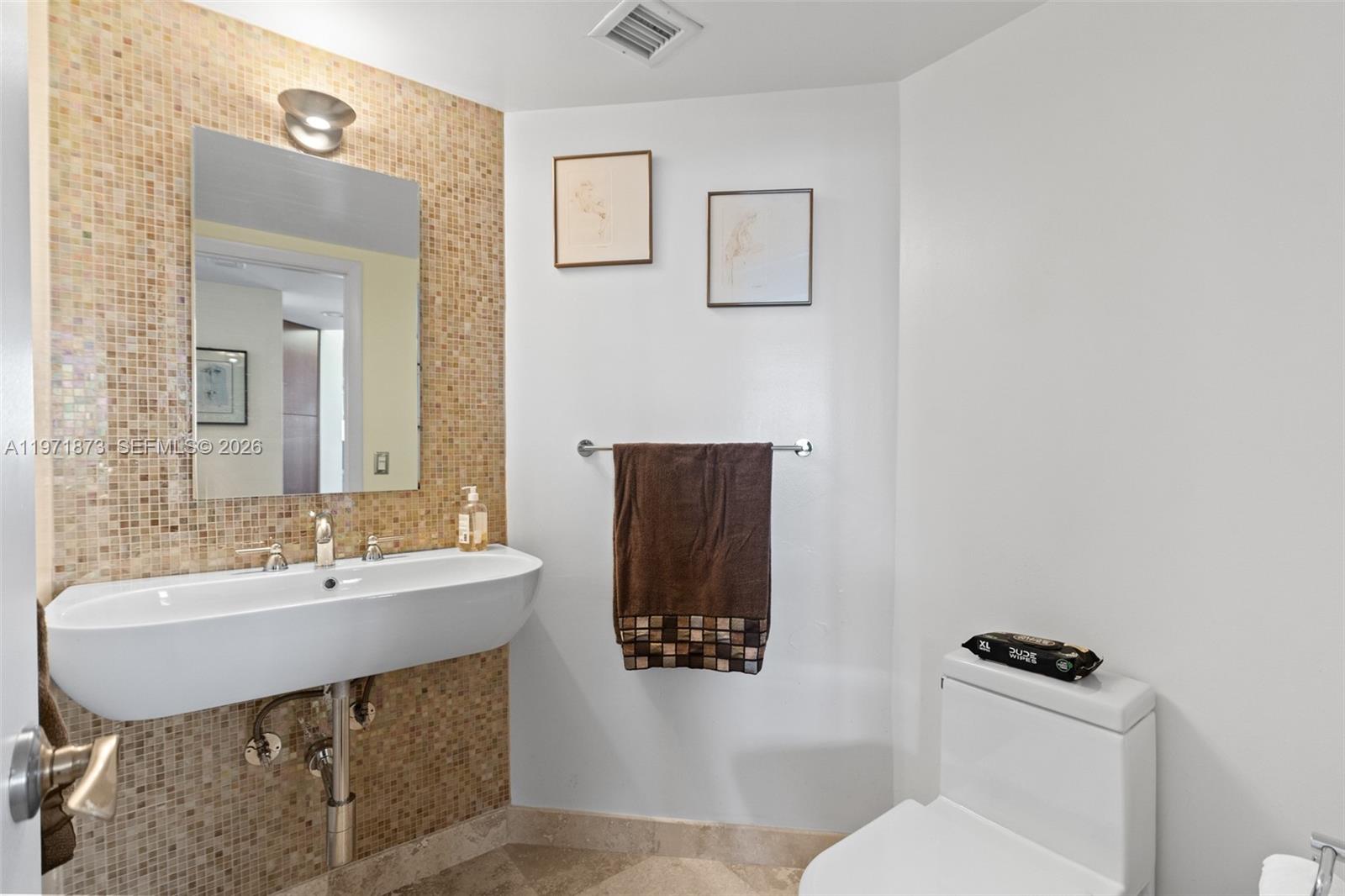 1209 3 / 3 1950 sq. ft. $ 2026-02-25 0 Photo