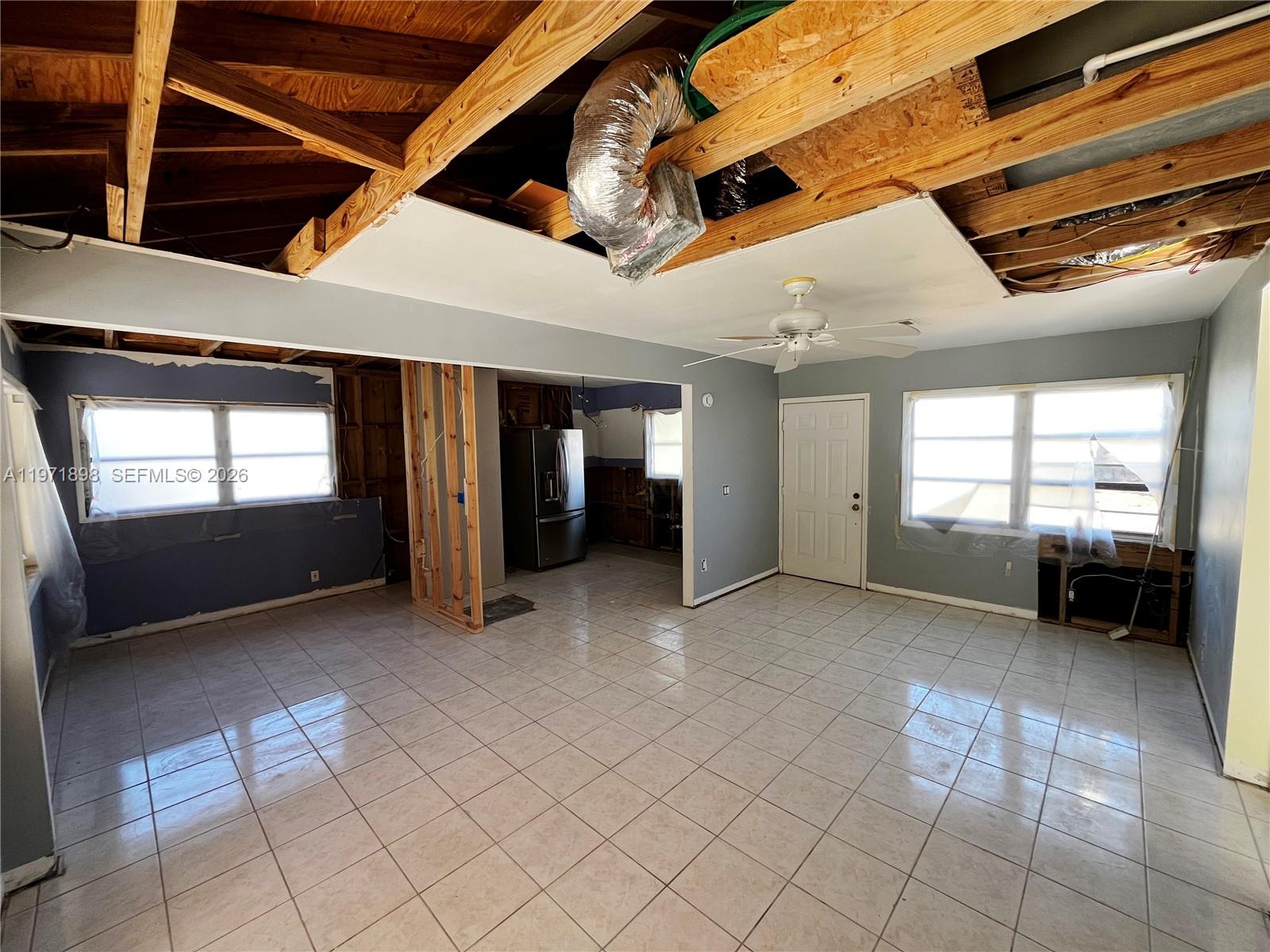 325 1 / 2 1204 sq. ft. $ 2026-02-25 0 foto